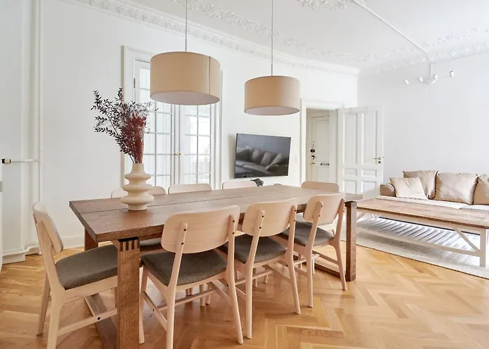 Large & Modern Flats In Family Friendly Neighbourhood